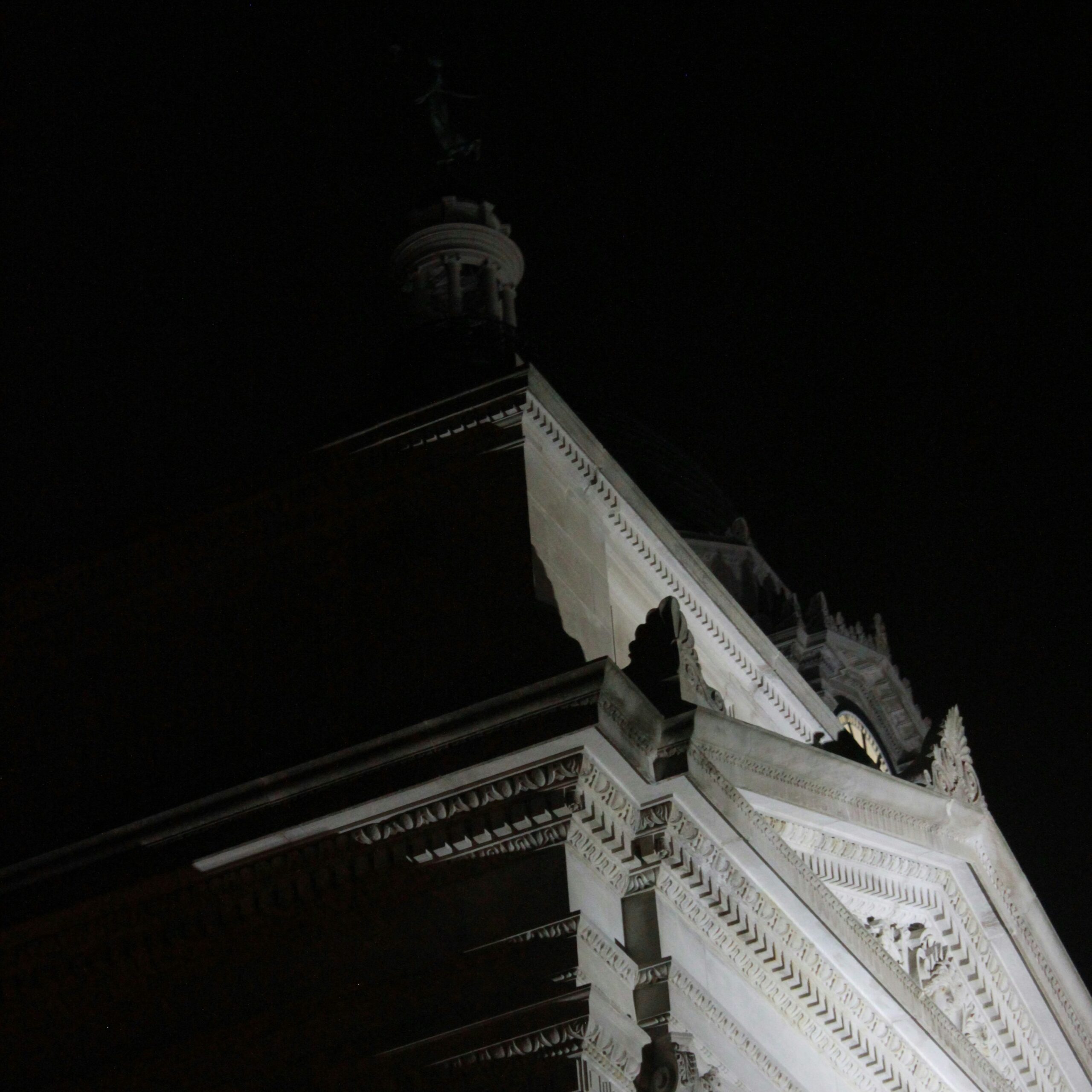 mr-great-heart-Fa_QS4RUkFo-unsplash (1)